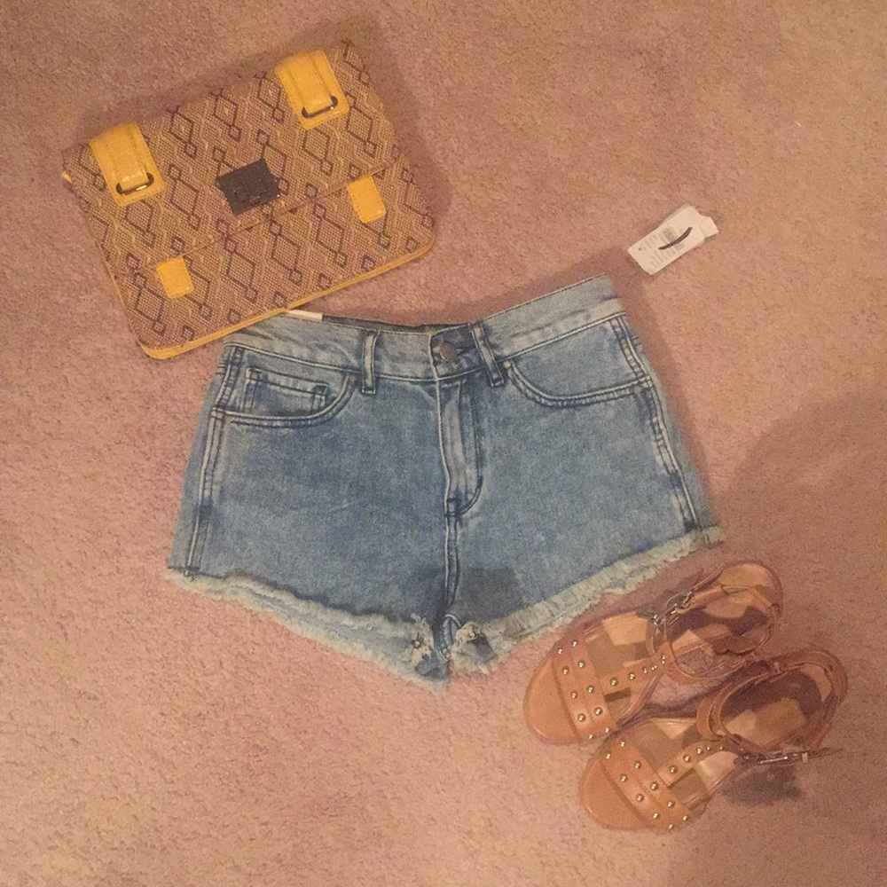 NWT Bullhead denim jean high rise acid wash shorts